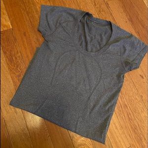 LULU CHARCOAL SWIFTLY TECH SHIRT